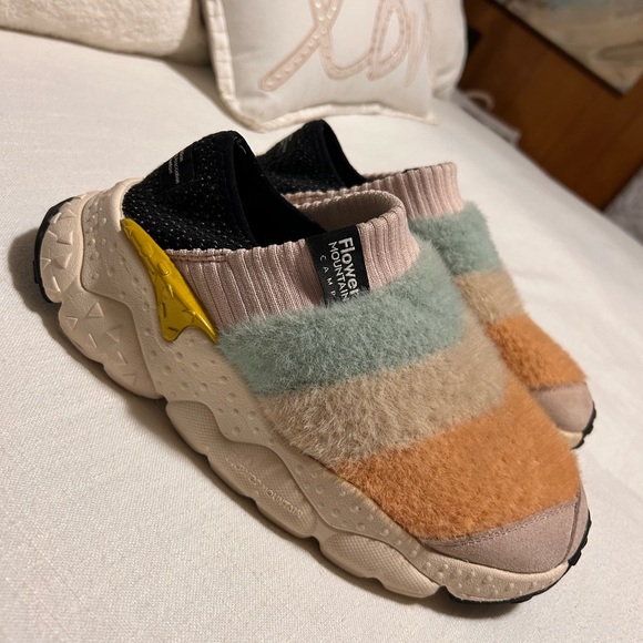 Anthropology Flower Mountain Camp Faux Shearling Slip on Sneakers - Picture 4 of 16